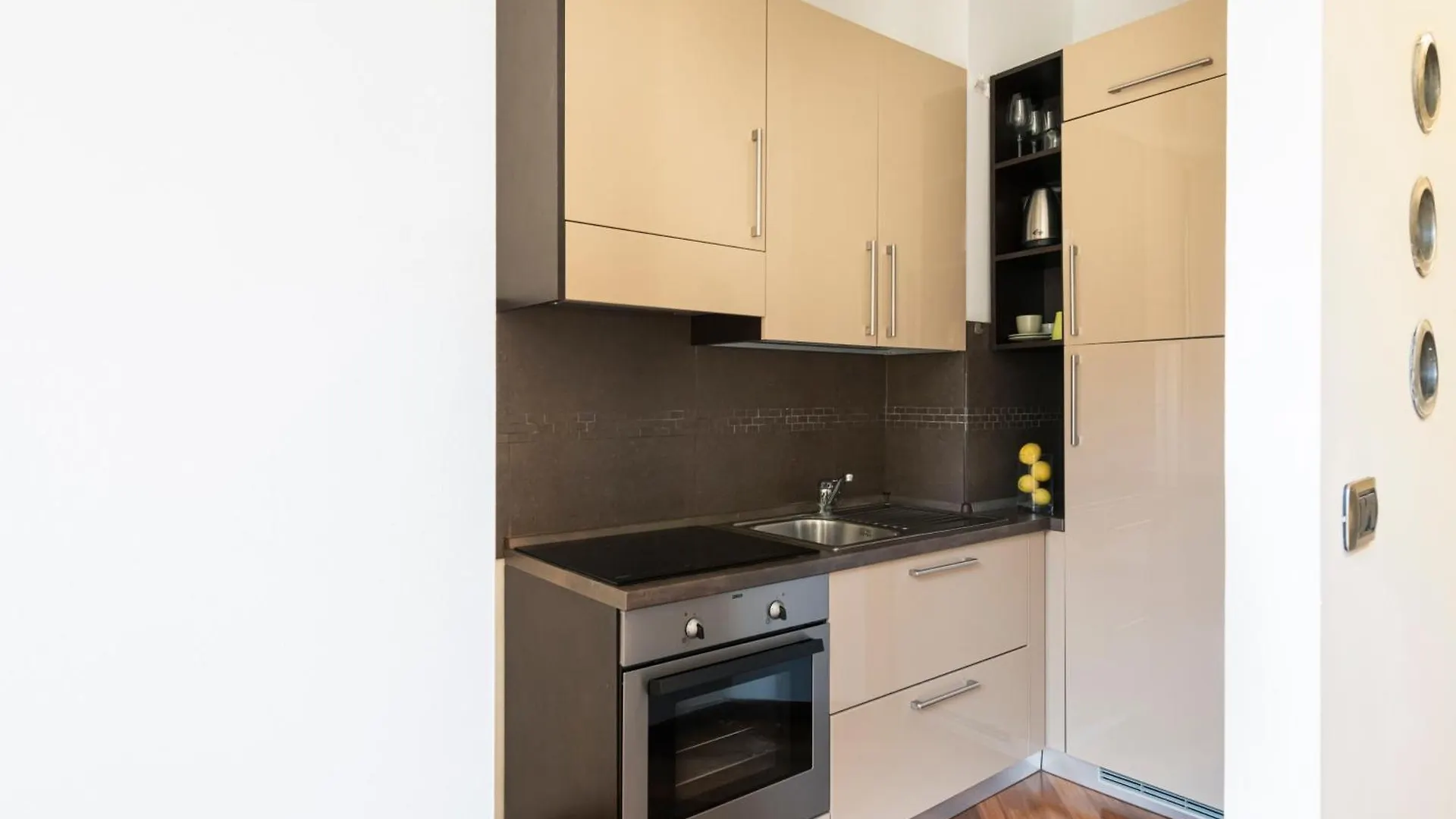 Easylife - Moderno Rifugio In Zona Bocconi Daire Milano 0*,